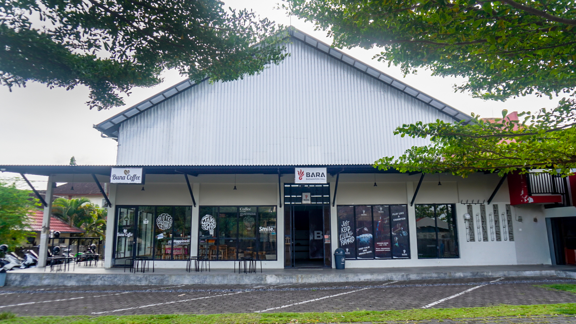 Tempat Parkir Kami