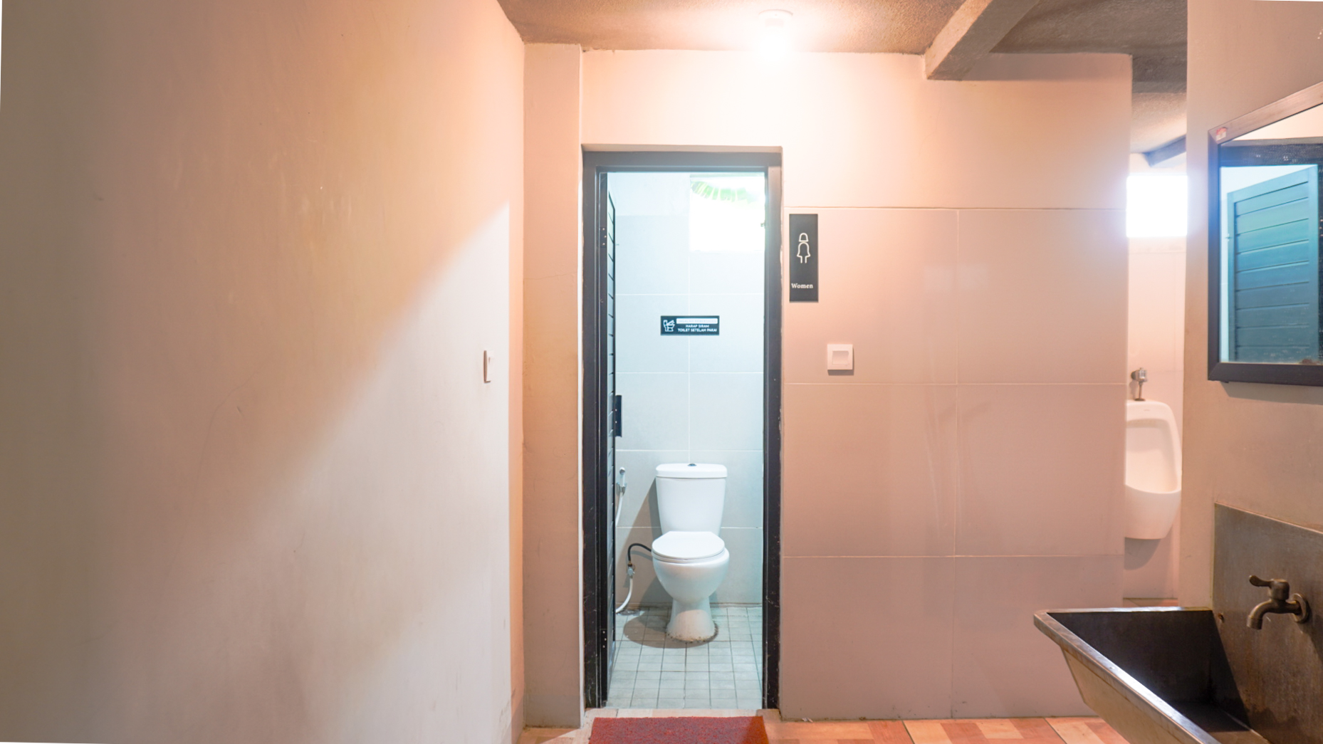 Fasilitas Toilet Bara Badminton Hall